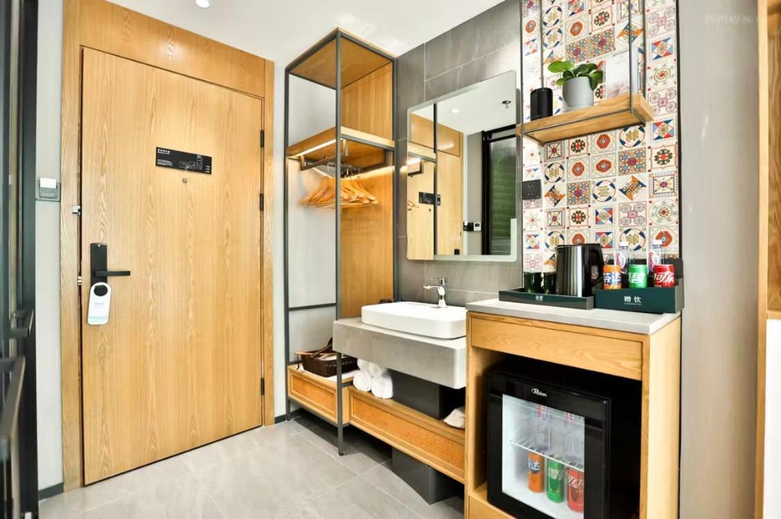 True Go Hotel - Shanghai Jing'An Temple Nanjing West Road Zewnętrze zdjęcie